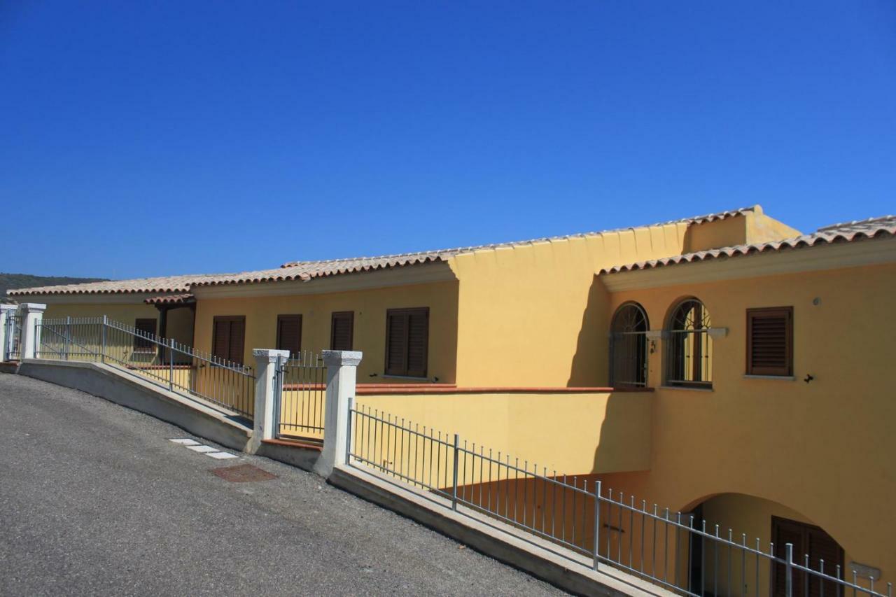 Seaview Apt Solita Budoni Villa Luaran gambar